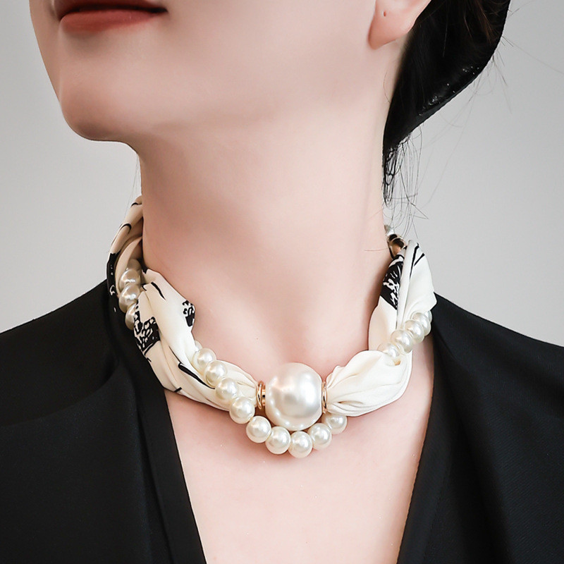 Syal sutra dengan kancing magnet, syal leher, kalung mutiara, syal persegi kecil wanita.