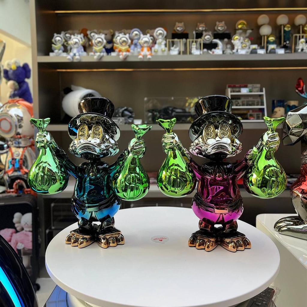 Pajangan Patung Dekorasi Meja Paman Gober  / Scrooge Mc Duck Chrome Ombre Figure ITS ME M252