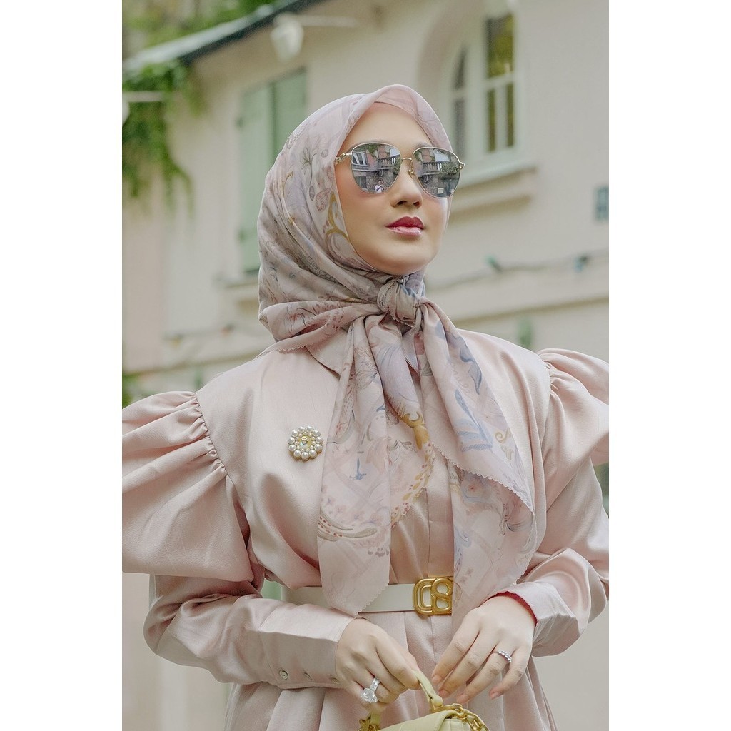 Buttonscarves The Autograph Voile Square XL - Fleur