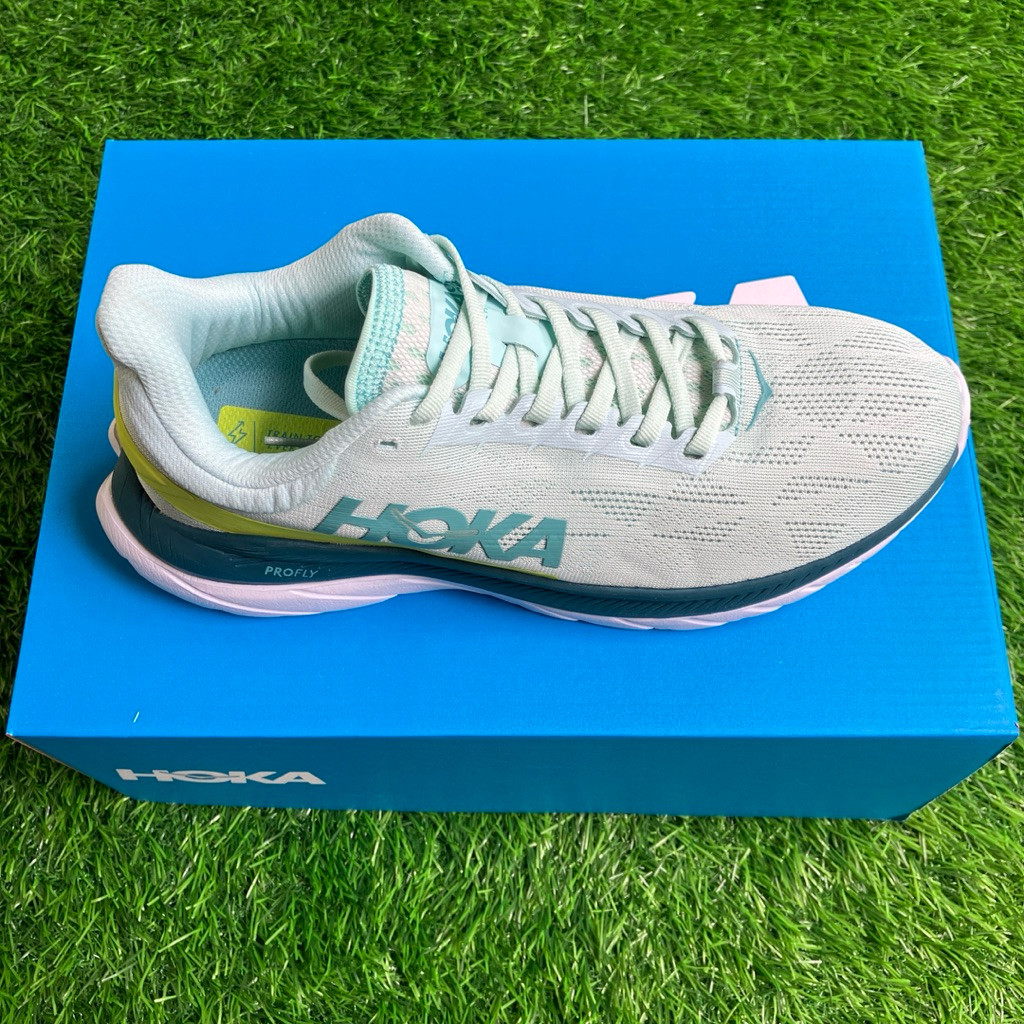 HOKA One One Mach 4 Blue Evening Primerose Running Shoes ukuran 41