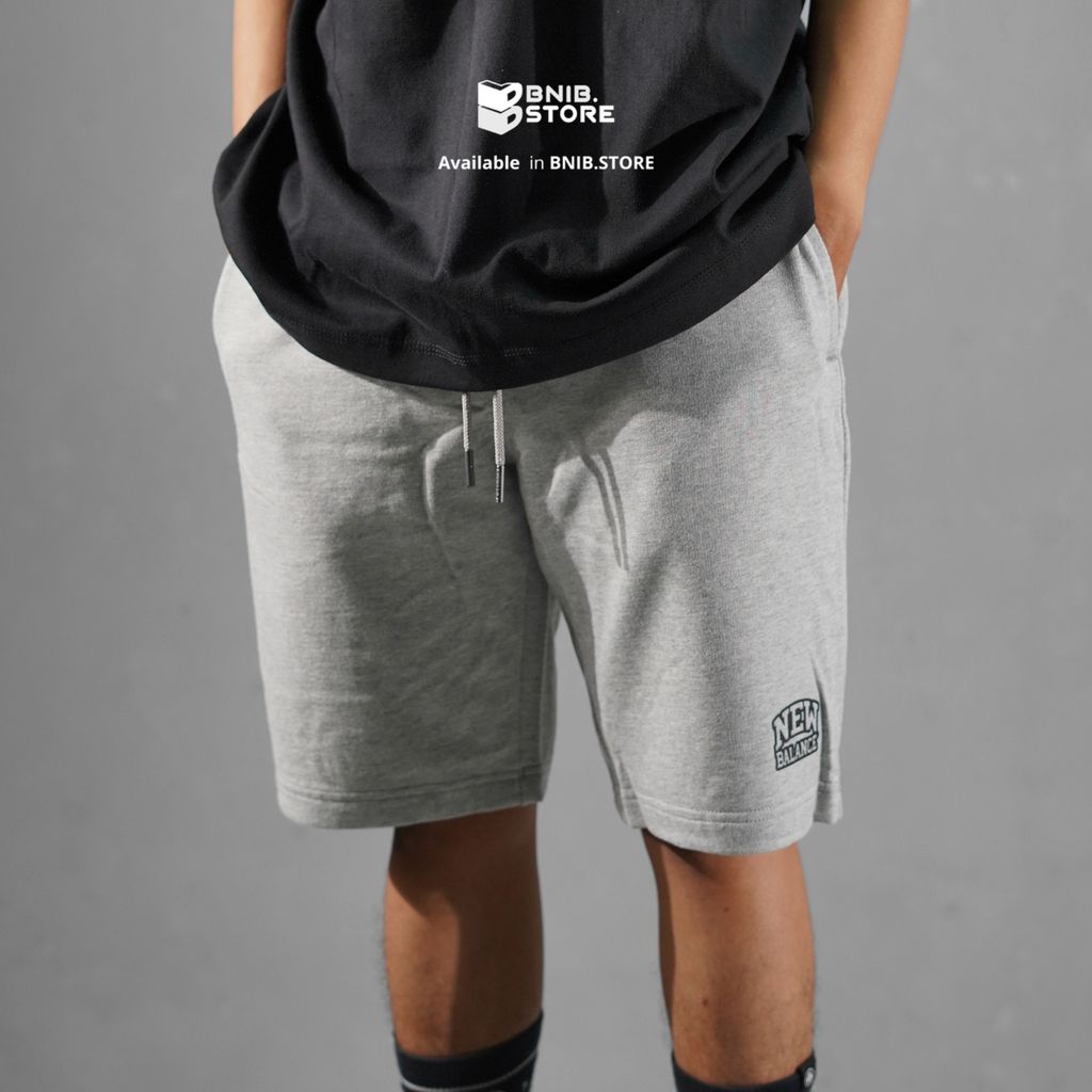 NB Celana Pendek Pria Varsity Logo Short Grey Heather Original
