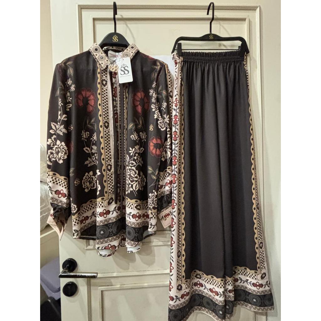 Shella Saukia Setelan Celana Printing