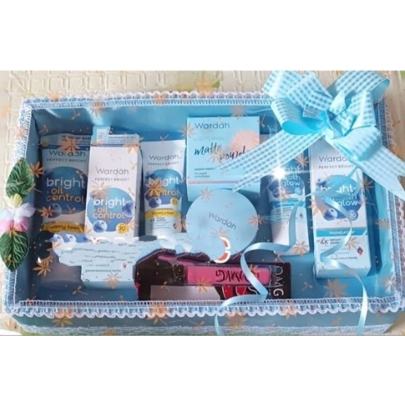 PAKET HAMPERS WARDAH SKINCARE PERFECT BRIGHT// paket wardah perfecrt brigth// paket wardah skincare 