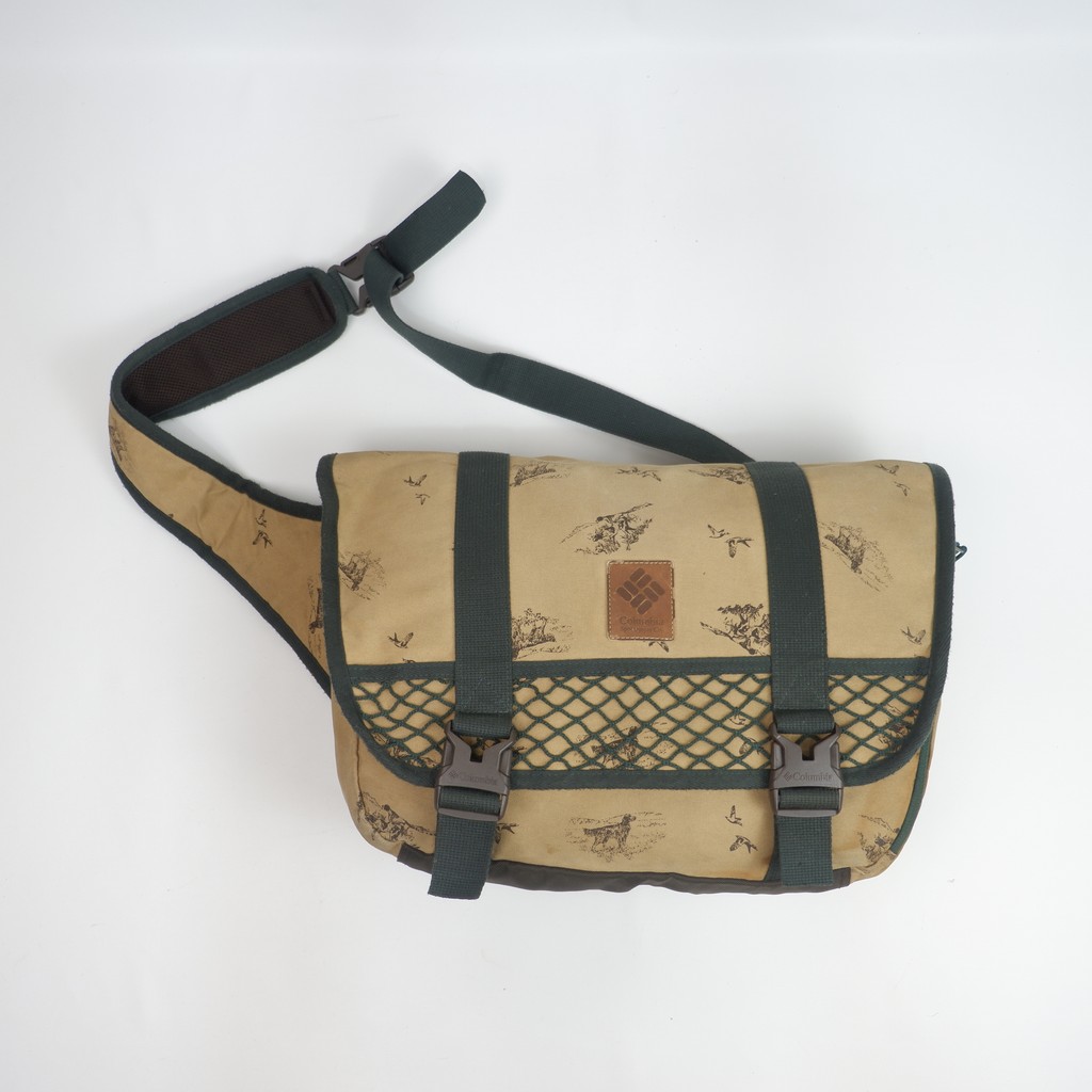 Columbia Outdoor Sling Messenger Bag Casual Travel Daypack Preloved