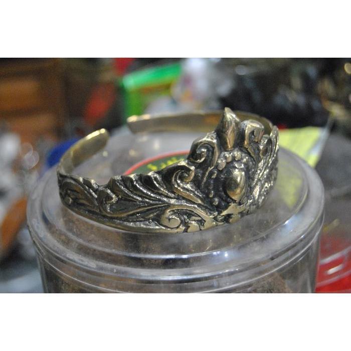 gelang lengan era majapahit bahan kuningan antik kode 715ap2111 mhr 30