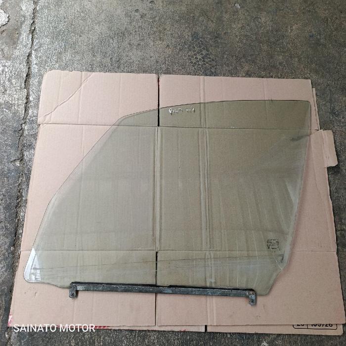 Kaca pintu depan kiri mobil Suzuki Neo baleno SX4 asli copotan