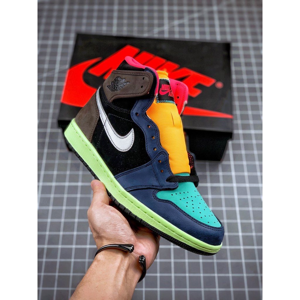 AirJordan 1 Retro  "Bio Hack"
Pemasangan Warna