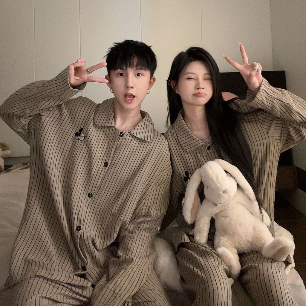 Gaya Korea Piyama Couple Lurik Longgar Kasual Model pria & wanita Baju tidur Ukuran besar Lengan pan