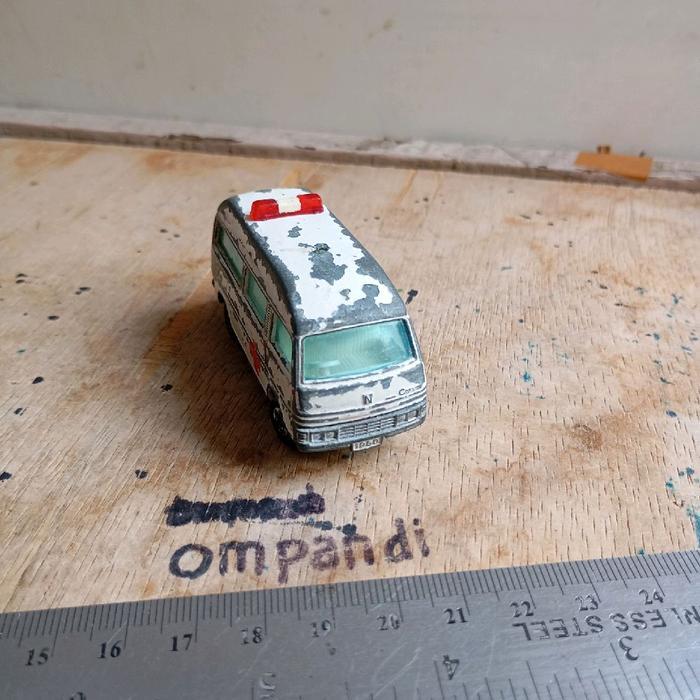 tomica diecast nissan caravan made in japan Dcast