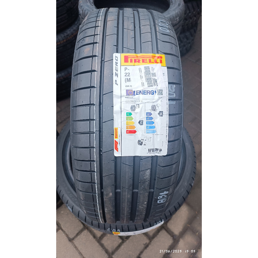 PROMO Pirelli RFT P-ZERO(MO) PZ4 225/40 R19 93Y XL - Ban Mobil RFT