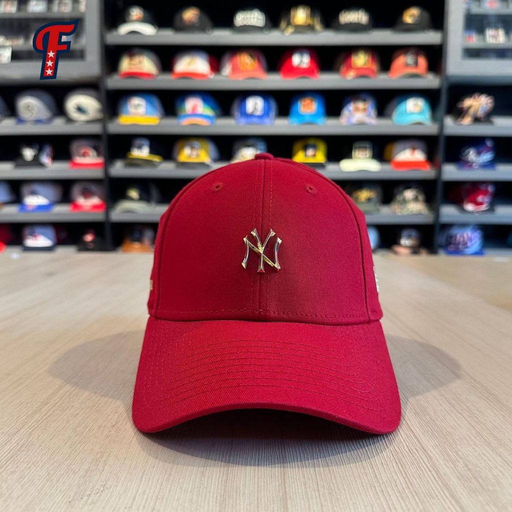 Topi New Era MLB NY Yankees Metal Logo 9FORTY Red Dad Hat Original