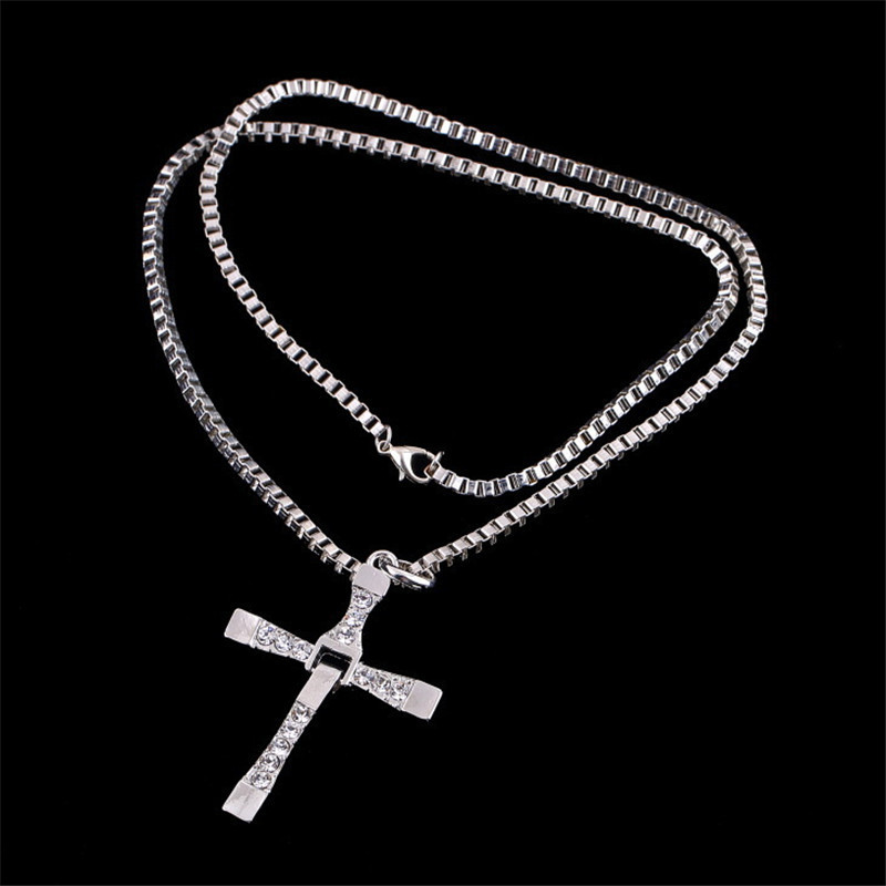 Dominic Toretto The Fast and The Furious Celebrity Vin esel Item Crystal Jesus Men Cross Pent Neckla