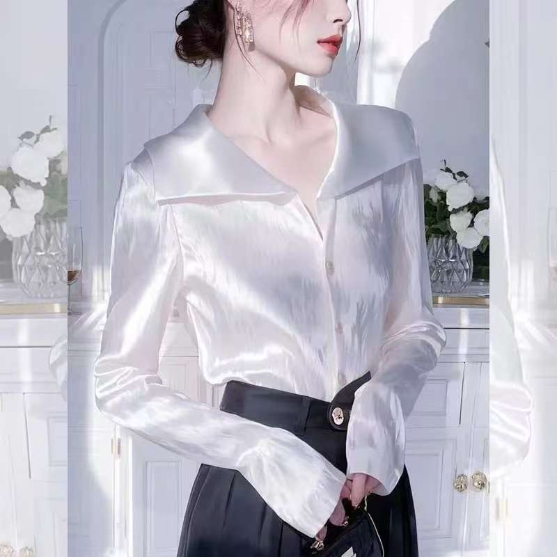 Blus satin putih lengan panjang bergaya baru untuk wanita