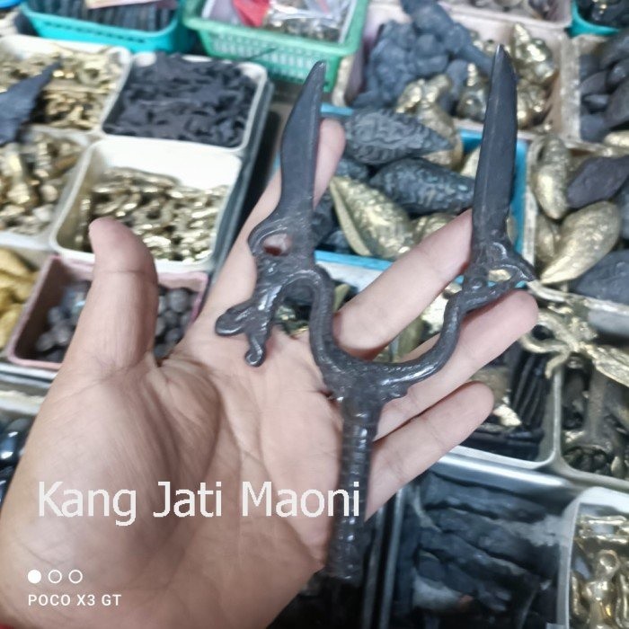pusaka pataka naga kembar 2 pisau kuningan Asli Paling Mewah GF544