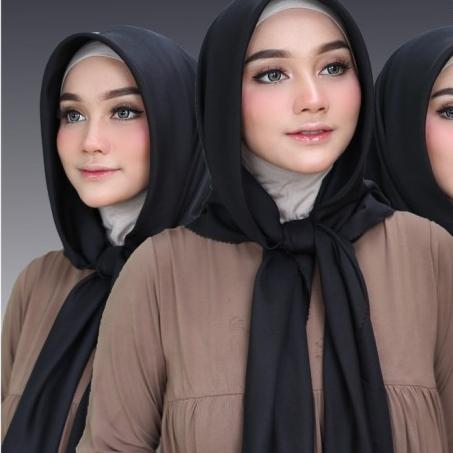 AZARA HIJAB SEGI EMPAT OSKARA LASERCUT JILBAB POLOS KERUDUNG SEGIEMPAT - Hitam