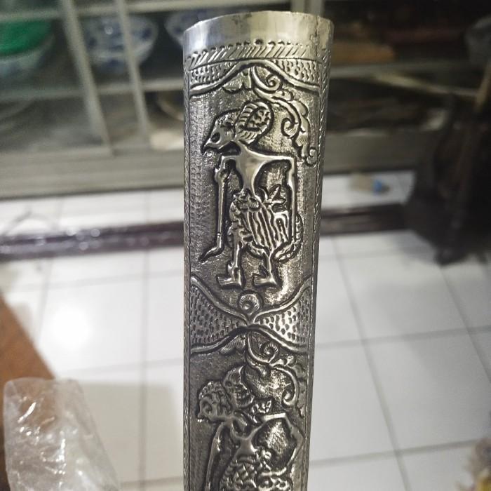 pendok keris bahan kuningan warna perak KJ