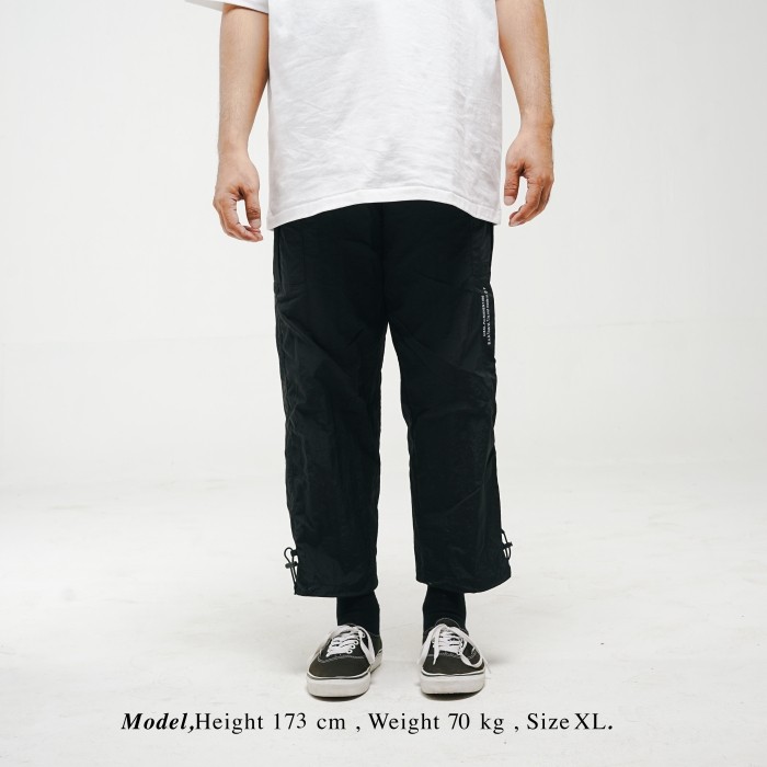 UNKL347 Pants Celana Panjang Black Bahan Nylon Crinckle VIDU