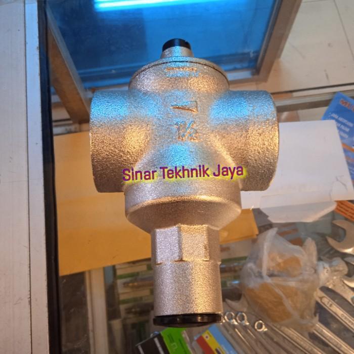 pressure reducing valve (PRV) Pressure Reducing valve () 1,5" chrome SW