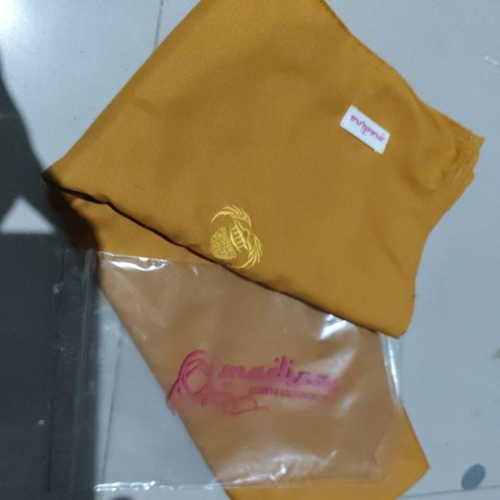 jilbab segi empat logo korpri warna mustard 120cm, ukuran jumbo