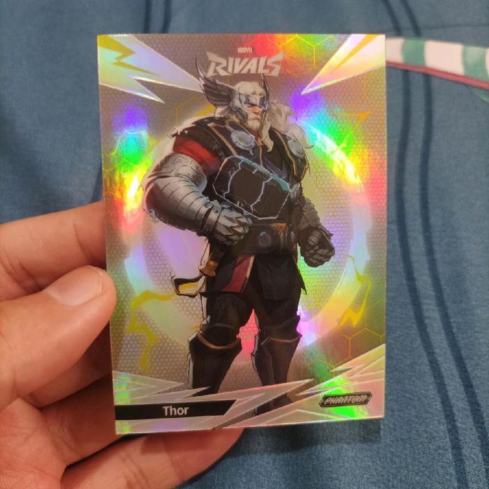 Kartu Marvel RIVALS Thor Phantom | SUPER HOLO REFRACTOR 2ND