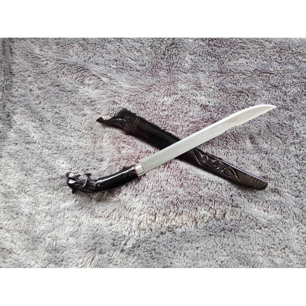 golok sembelih gagang singa kayu rasmala dengan sarung ukiran bunga