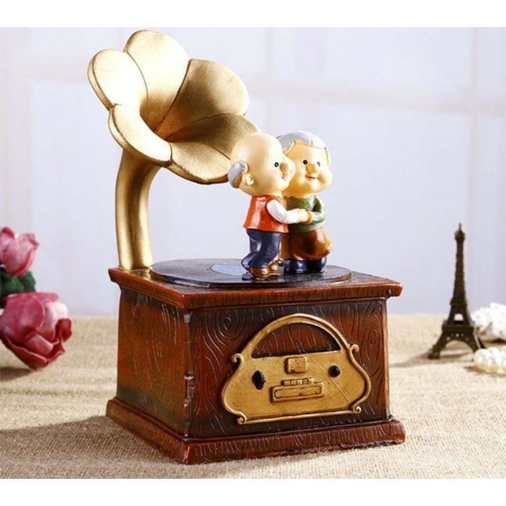 Gemoy - GRANDPA GRANDMA AND THE GRAMOPHONE MONEY BANK - CELENGAN PAJANGAN PATUNG KAKEK NENEK MUSIK