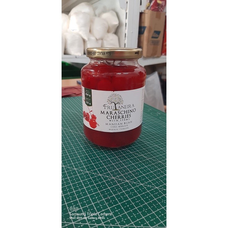 Cherry Merah Tangkai Frutaneira / Red Cherry Frutaneira - 454 Gram