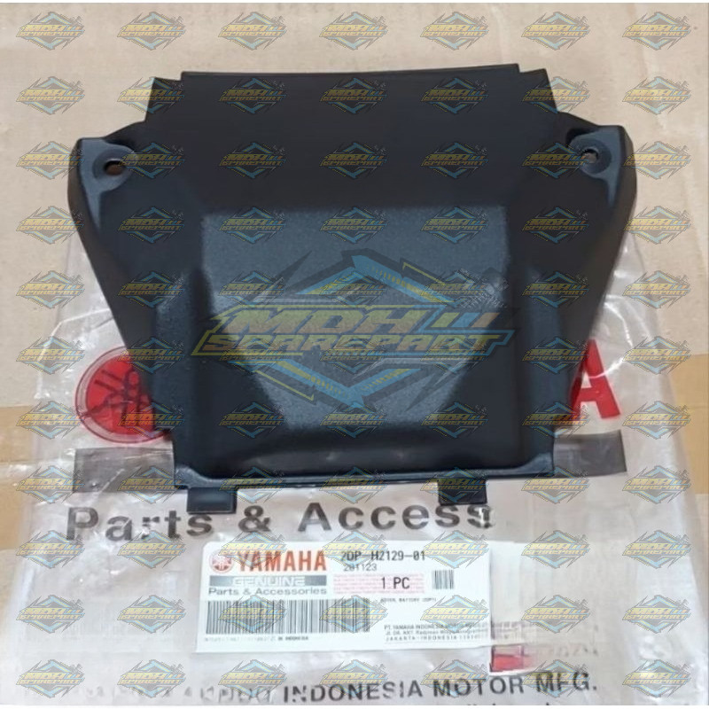 TUTUP AKI NMAX OLD 2015-2019 ORIGINAL YAMAHA  YGP 2DP-H2129-00