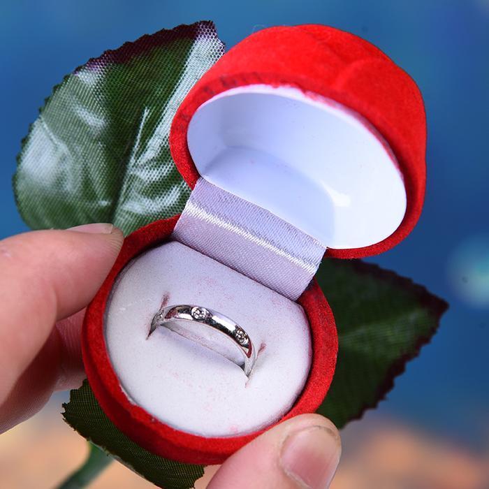 KOTAK CINCIN / BOX CINCIN / TEMPAT CINCIN / RING BOX / GIFT BOX BUNGA MAWAR MERAH - Cincin MawarMera