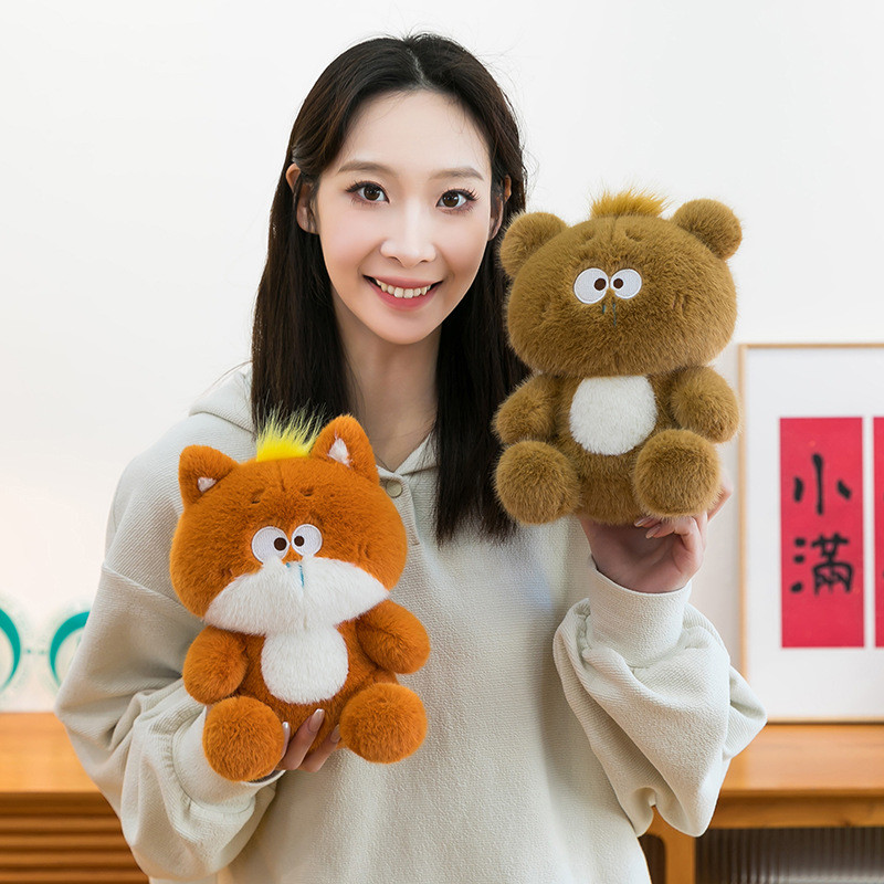 Boneka beruang hidung muncrat kartun baru, jelek tapi lucu.