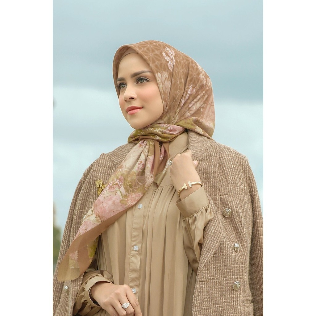 Buttonscarves The Parisian Voile Square XL - Croissant