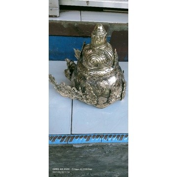 pajangan mahkota raja/ratu bahan Kuningan