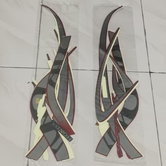 Stiker Bodi Lis Body Striping Scoopy 2020 Stylish Merah