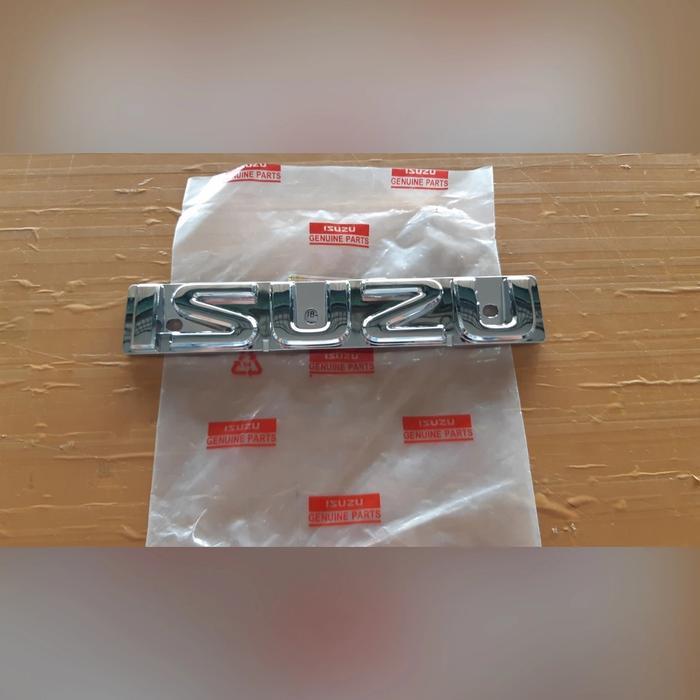 Emblem isuzu panther