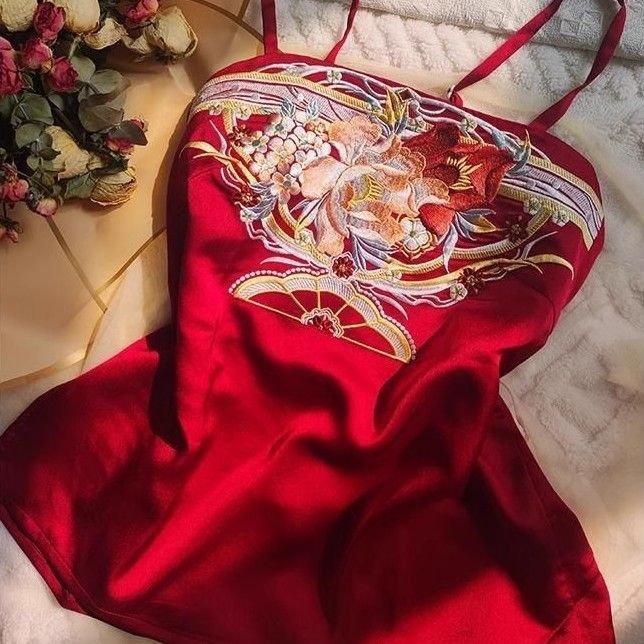 [Miss Lace]Wanita bertubuh besar100-150kg mengenakan piyama ikat pinggang tradisional gaya Tiongkok.