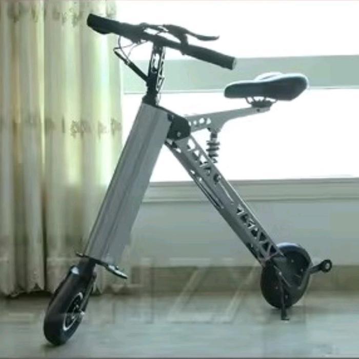 Millenium Skuter Type XRD2 Sepeda Listrik Lipat 3 Roda 25-30KM 3 Percepatan 3 Gigi 36V 7.5Ah Silver 