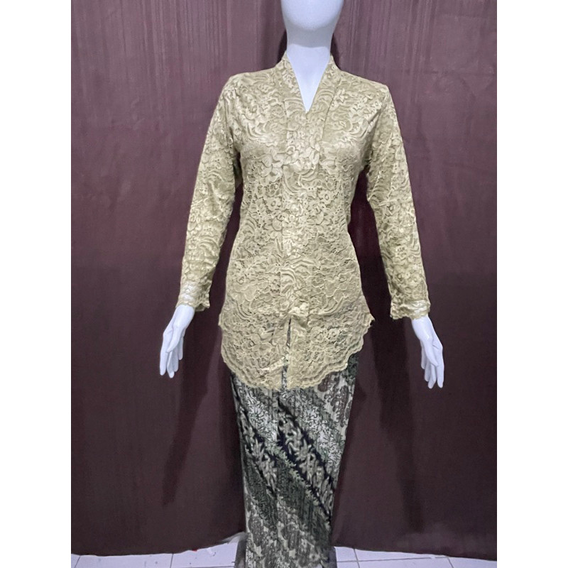Kebaya / Set / Pakaian Wanita / Set Kebaya / Kebaya Kartini / Kebaya Kartini Modern / Kebaya Bali / 
