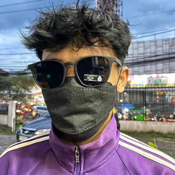 KACAMATA HITAM FASHION PRIA/WANITA ZCA 3006(FREE+SARUNG) Sunglasses Eyewear - HITAM GRADASI