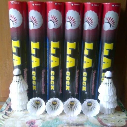 SHUTTLE COCK / SHUTTLECOCK / COCK BADMINTON LA INTERNASIONAL - COCK LA