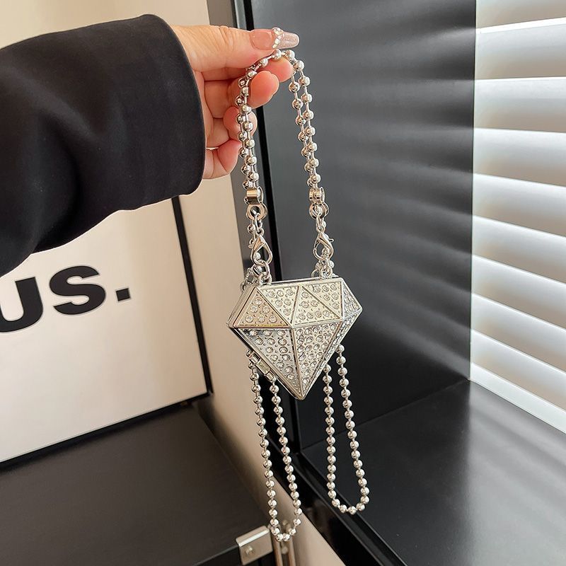 Tas Pinggang Rantai Mini Berhias Batu Rhinestone dan Huruf Logam