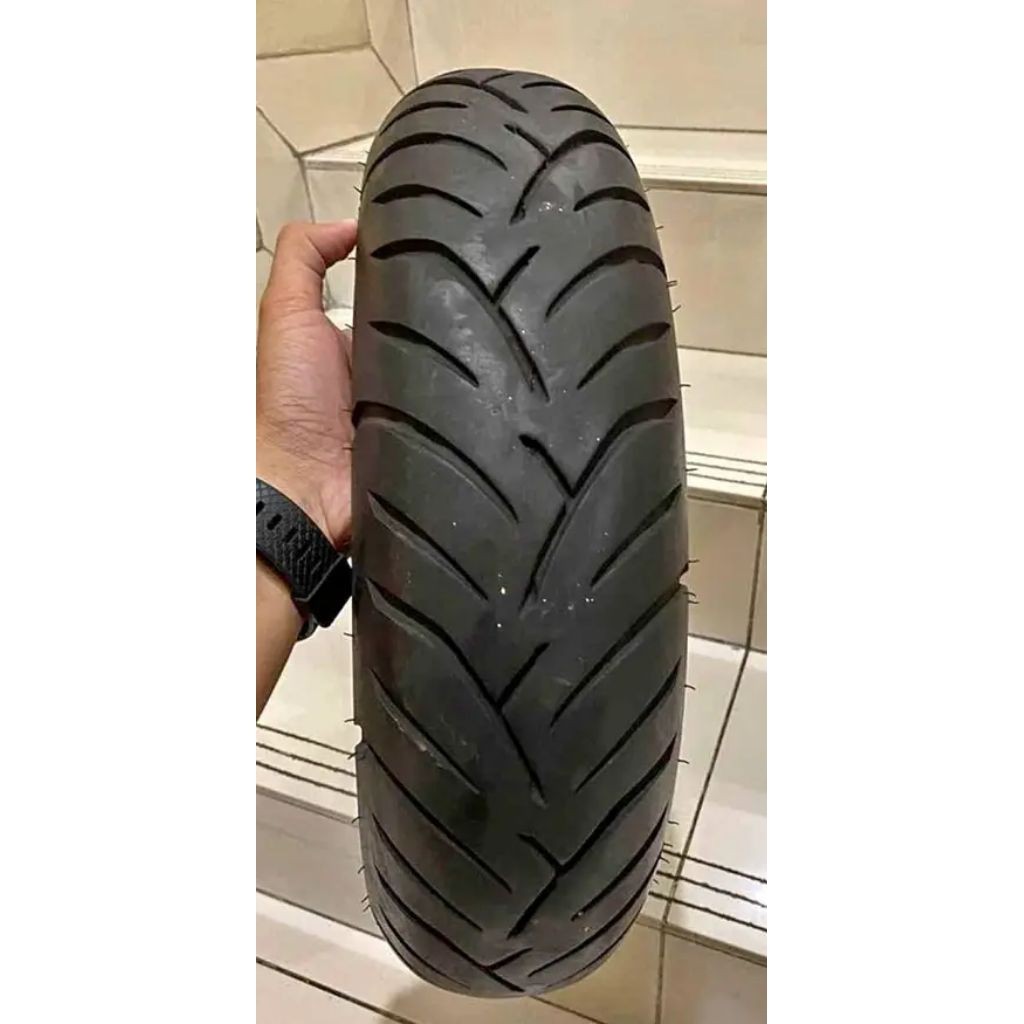 BAN BELAKANG PCX 150CC & ban belakang vario 160cc UKURAN 120/70 RING 14TUBLES MEREK IRC
