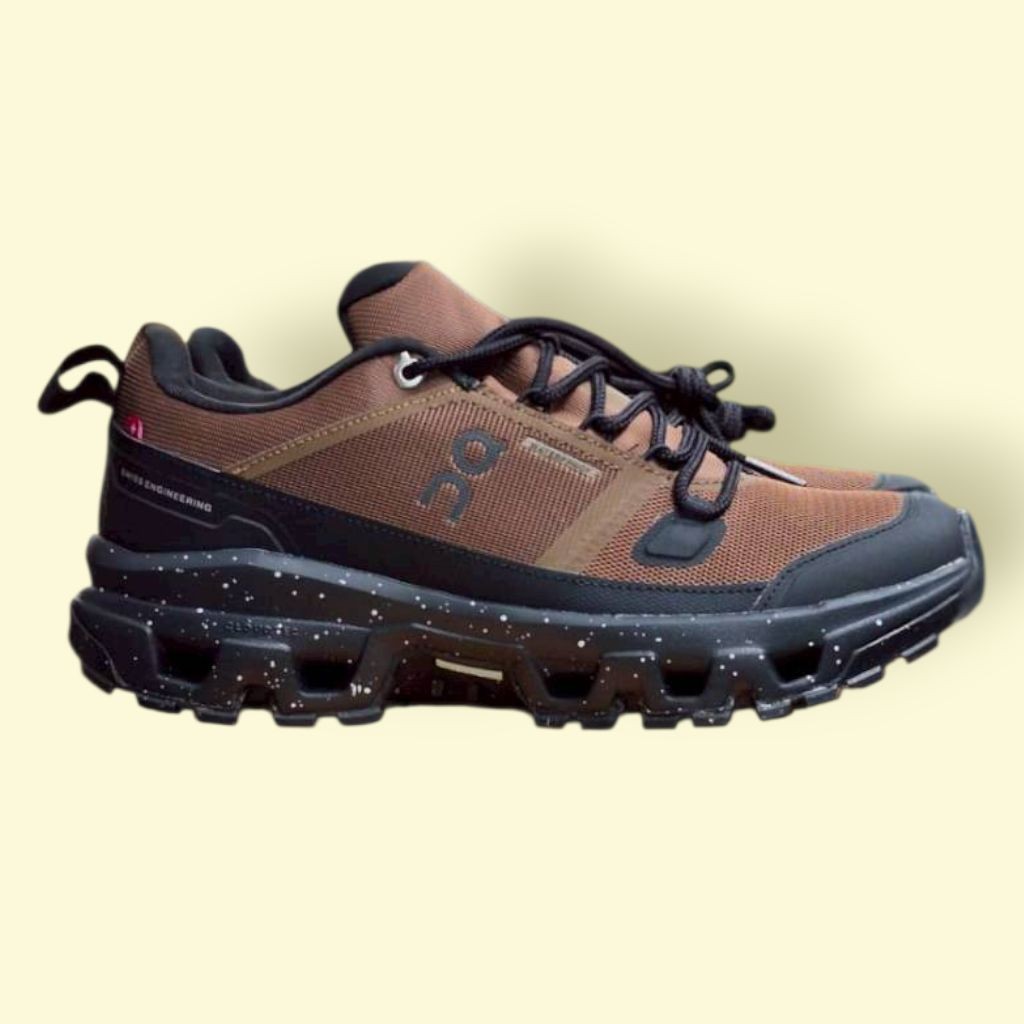 Sepatu Hiking ON CLOUDROCK Low Waterproof BEAMS REI Earth Black