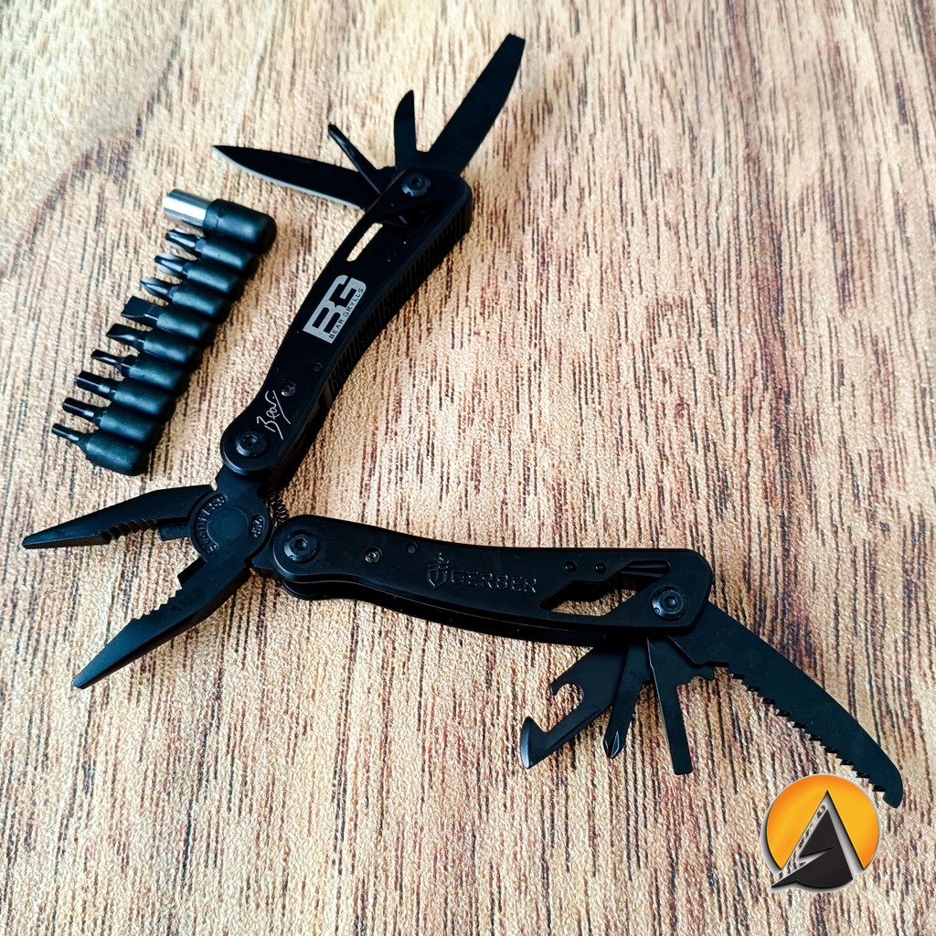 Tang multitools dan mata obeng 11 in 1 EDC gerber P886
