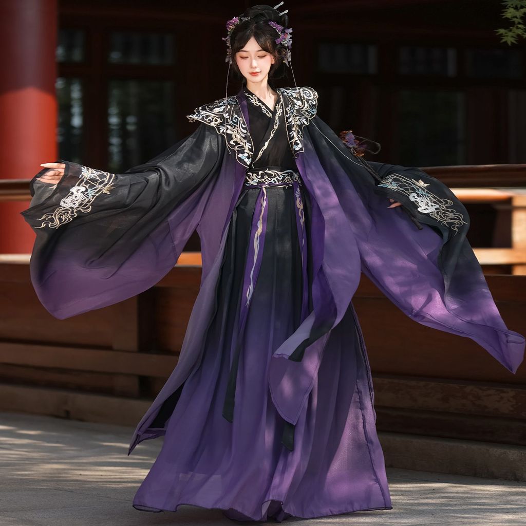Set Hanfu Kreatif LebaranPakaian Gaya Film dan Televisi Pria dan Wanita dengan Bordir Dinasti Jin