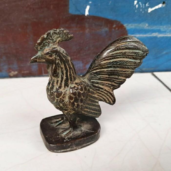 Patung Ayam Jago Kuningan Hitam Antik Model Kuno