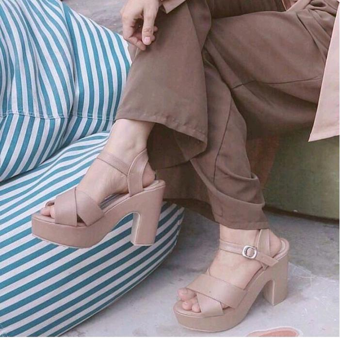 PROMO  Leneigea Dranatha Heels Wanita  Sandal Kulit Sintetis Sol Antislip Warna Hitam Moka Size 36-4