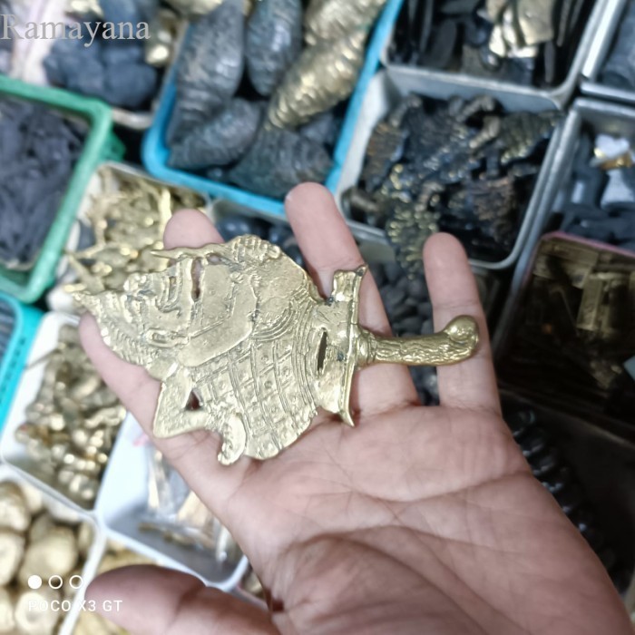 keris tombuk smarr memegang keris tombuk emas full kuningan  bk megantara sengkelat  Antik