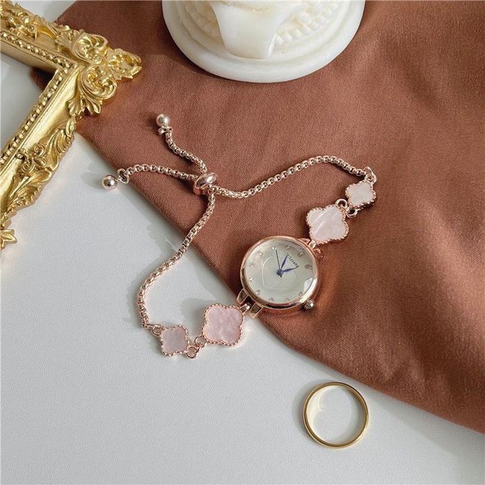 Barbee Jam Tangan Wanita Gelang Rantai Serut Ulzzang Lucky Clover Berlian Jam Tangan Mewah Serut Pin
