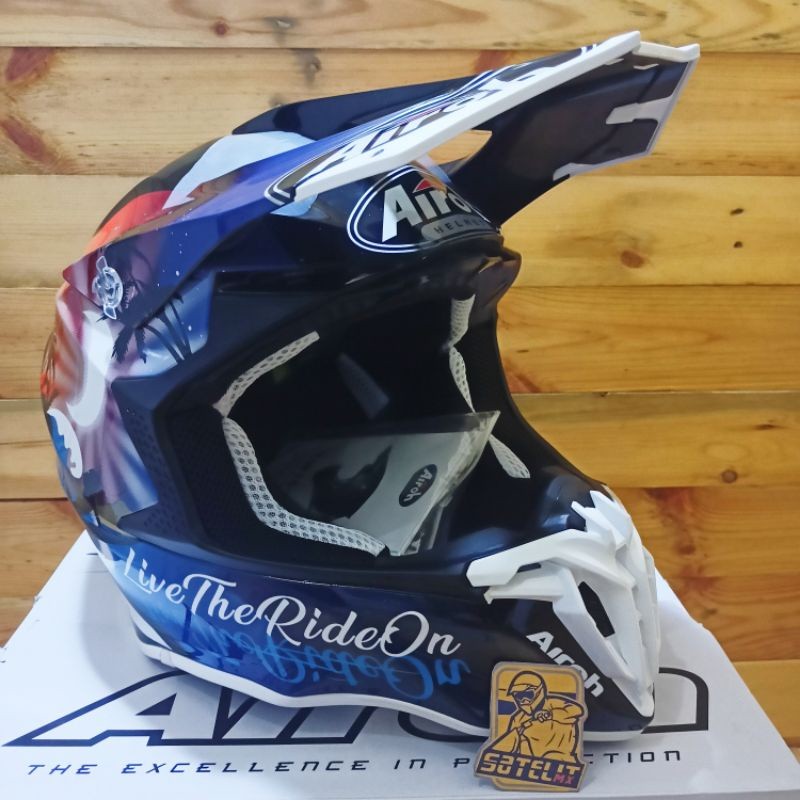 HELM AIROH TWIST 2.0 NEW.HELM CROSS AIROHTWIST.HELM TRAIL AIROH TWIST