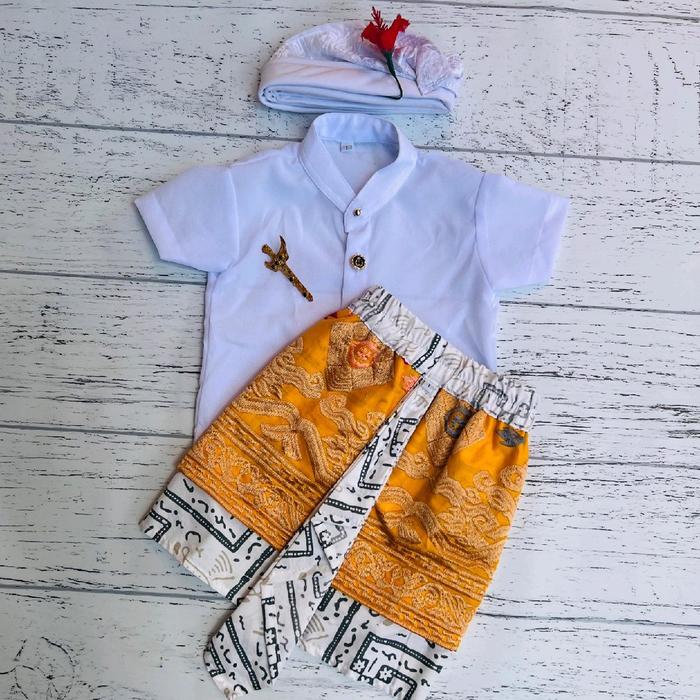Set pakaian adat bali batik putih saput kuning  /baju adat bali bayi - udengnya putih, tanpa baju